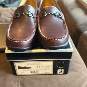 Footjoy club casuals loafers in brown. Size 11.5 US